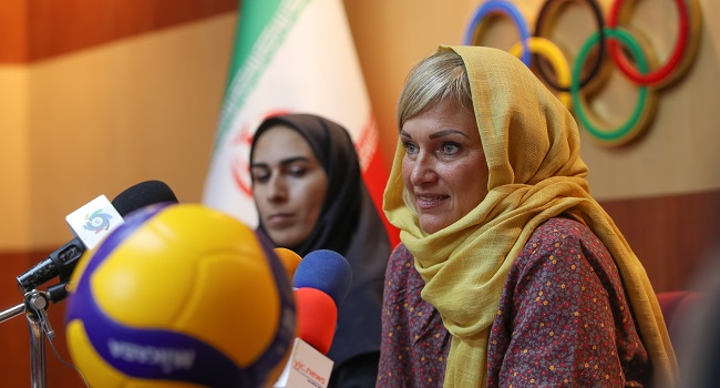 الساندرا کمپدلی ، سرمربی تیم ملی والیبال زنان ایران